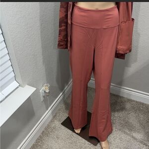 Nwt lululemon athletica Groove flare leg pants.